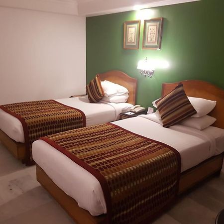 Ramee Guestline Hotel Dadar Mumbai Exterior photo