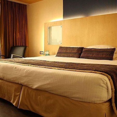 Ramee Guestline Hotel Dadar Mumbai Room photo