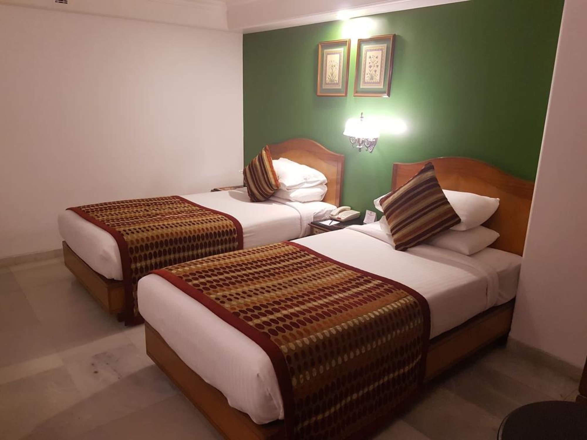 Ramee Guestline Hotel Dadar Mumbai Exterior photo