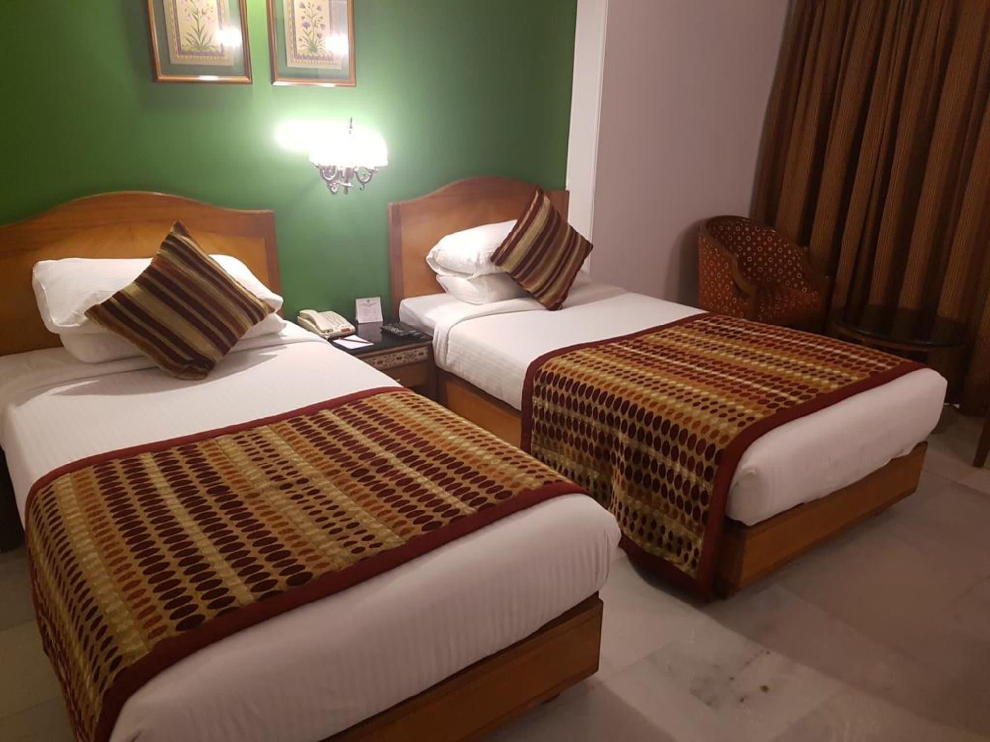 Ramee Guestline Hotel Dadar Mumbai Exterior photo