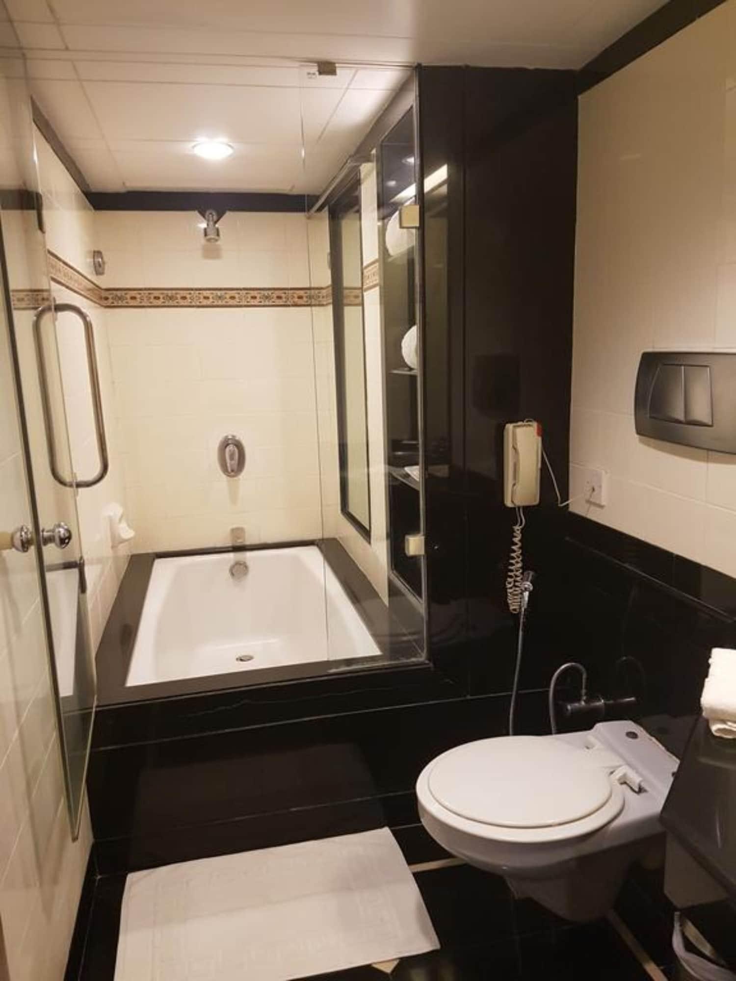 Ramee Guestline Hotel Dadar Mumbai Exterior photo