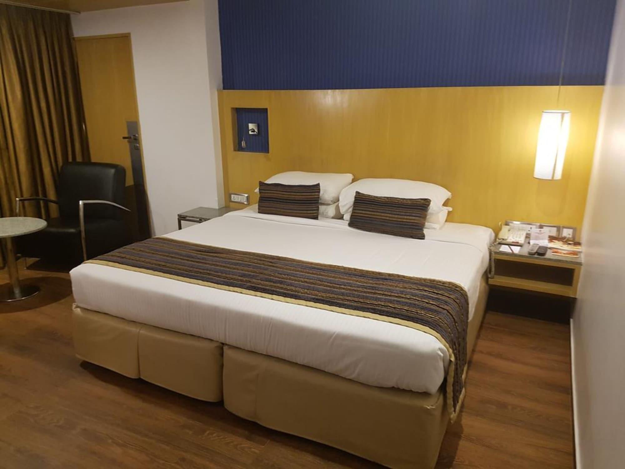 Ramee Guestline Hotel Dadar Mumbai Exterior photo