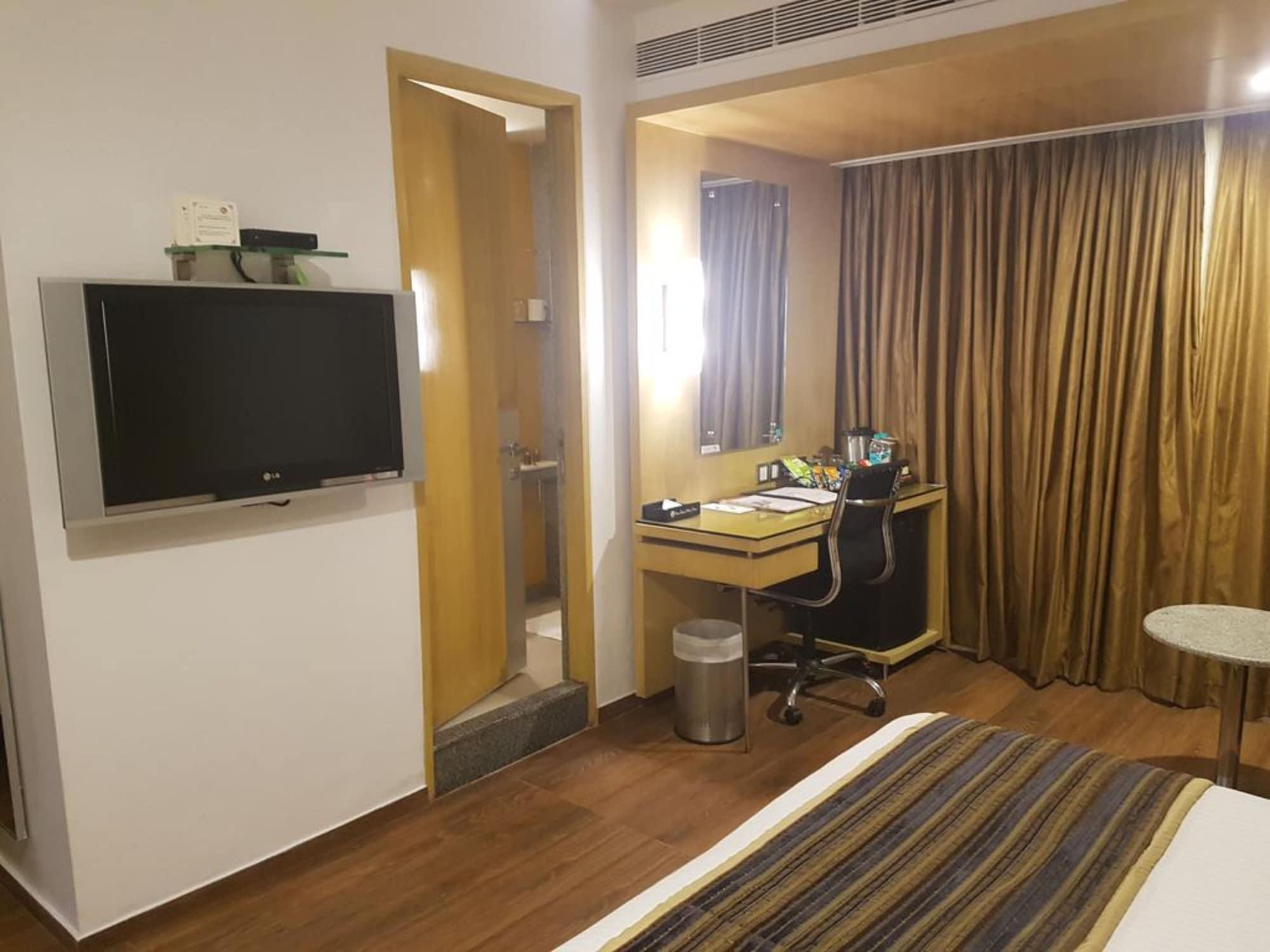 Ramee Guestline Hotel Dadar Mumbai Exterior photo