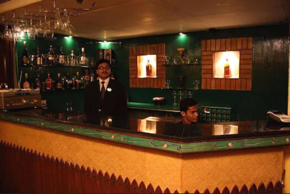 Ramee Guestline Hotel Dadar Mumbai Exterior photo