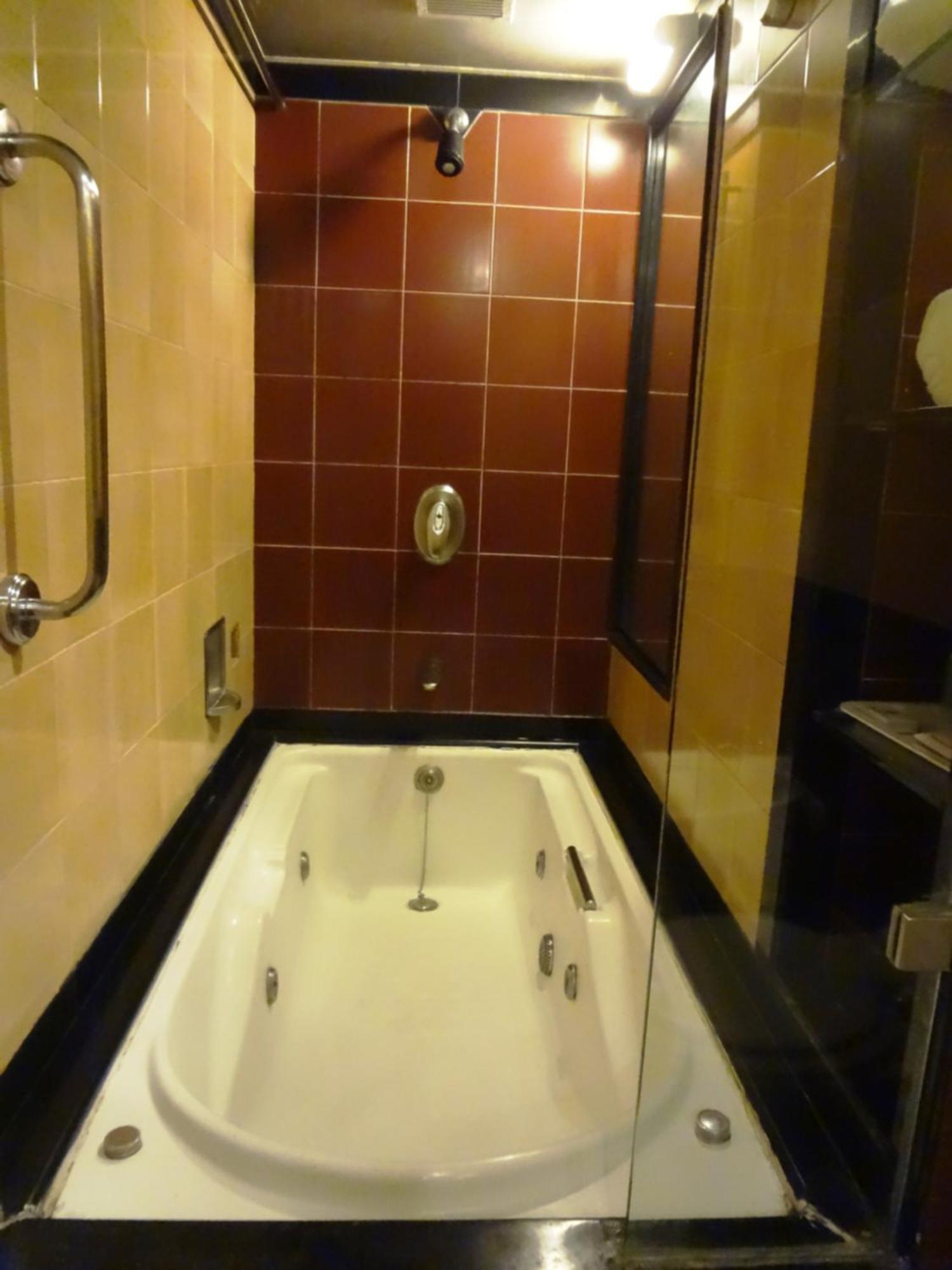 Ramee Guestline Hotel Dadar Mumbai Room photo