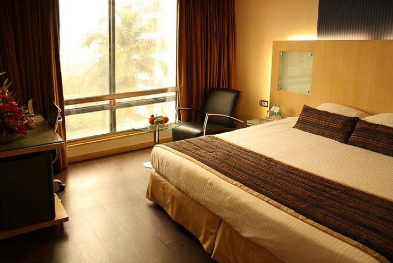 Ramee Guestline Hotel Dadar Mumbai Exterior photo