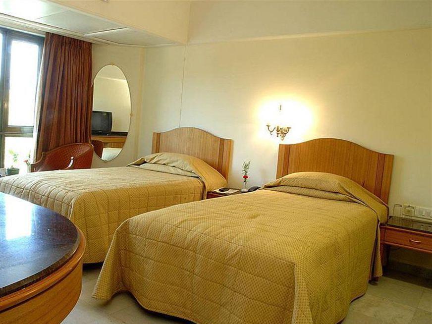 Ramee Guestline Hotel Dadar Mumbai Exterior photo